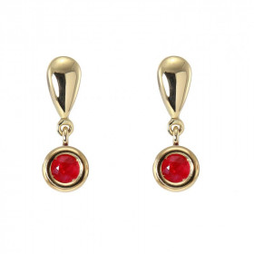 Boucles d&#39;oreilles pendantes en Or Jaune serties de Rubis AAA. Ces Rubis ronds de 4mm sont serties dans des motifs en ...