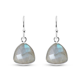 Boucles d'oreilles en Argent 925 et Labradorite. Ces boucles d'oreilles pendantes sont serties de pierres triangulaire tai...