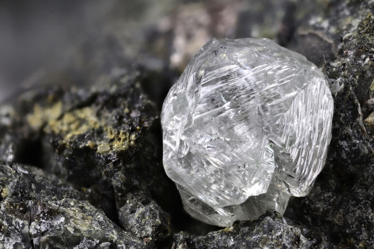 Caractéristiques du diamant, ce cristal de carbone pur